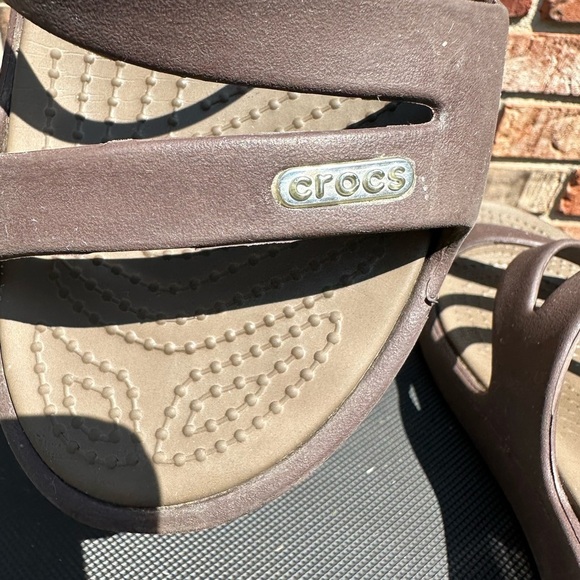 Crocs Brown Patricia Wedge Sandals Women’s 9 Slip On Comfortable Wedge Straps - Picture 7 of 8